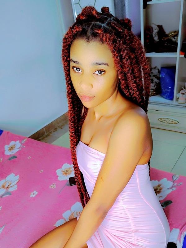 Jada Tease Unveils Passion and Elegance in Dubai 2 Mis Fotos