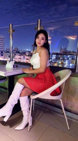 Evelyn Snow Unforgettable Moments Await You in Dubai